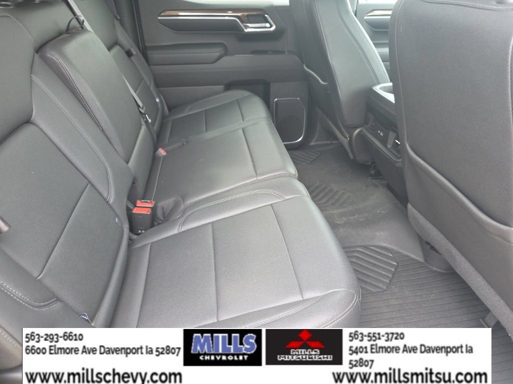 Used 2022 Chevrolet Silverado 1500 LT Trail Boss w/ LT Trail Boss Premium Package AWD/4WD image 18