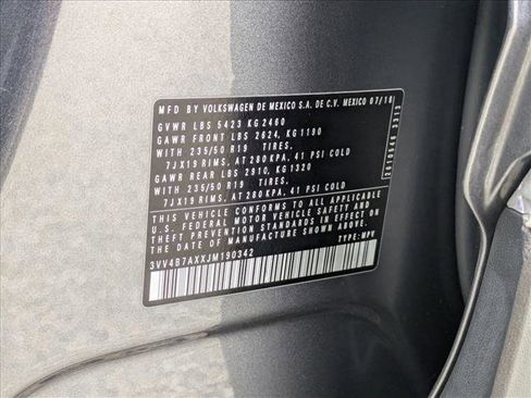 Used 2018 Volkswagen Tiguan SEL Premium AWD/4WD image 25