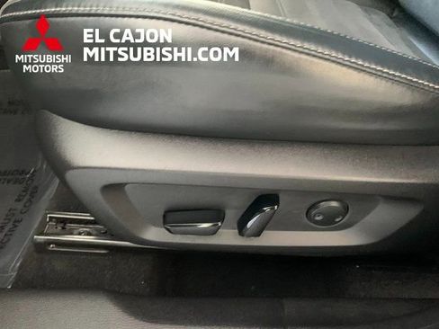 Used 2023 Mitsubishi Outlander SE image 14