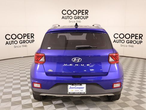 Used 2022 Hyundai Venue SEL FWD image 21