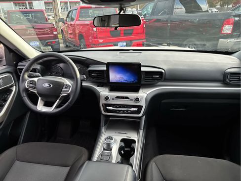 Used 2023 Ford Explorer XLT image 24