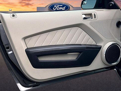 Used 2011 Ford Mustang GT Premium w/ Comfort Pkg RWD image 23