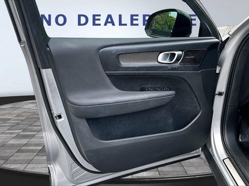Used 2023 Volvo XC40 B4 Ultimate w/ Protection Package Premier FWD image 20