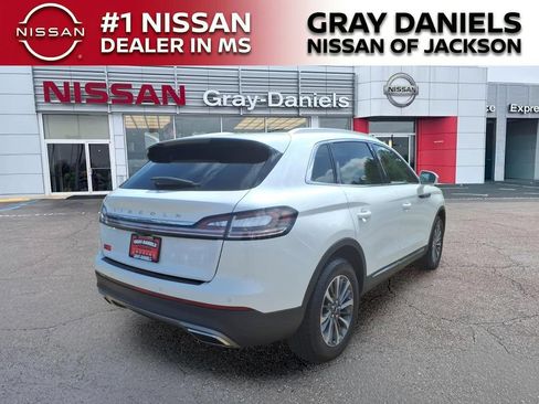 Used 2023 Lincoln Nautilus FWD w/ Premium Package image 7
