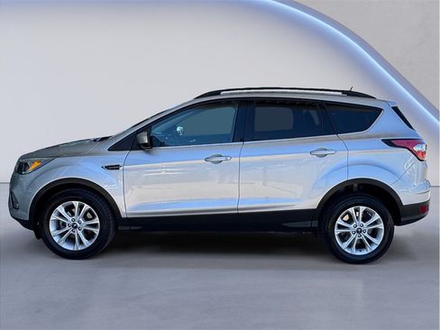Used 2018 Ford Escape SE w/ SE Sync 3 Package FWD image 3