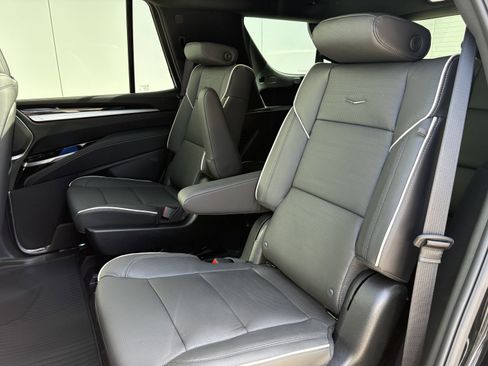New 2026 Cadillac Escalade Luxury w/ Touring Package AWD/4WD image 13