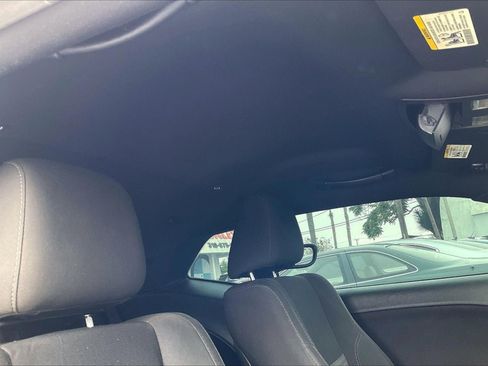 Used 2016 Dodge Challenger SXT RWD image 22