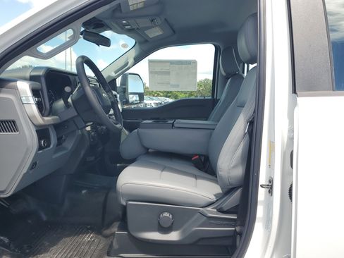 New 2026 Ford F250 XL w/ XL Chrome Package image 17