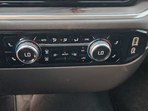 Used 2025 GMC Sierra 1500 SLT RWD image 17