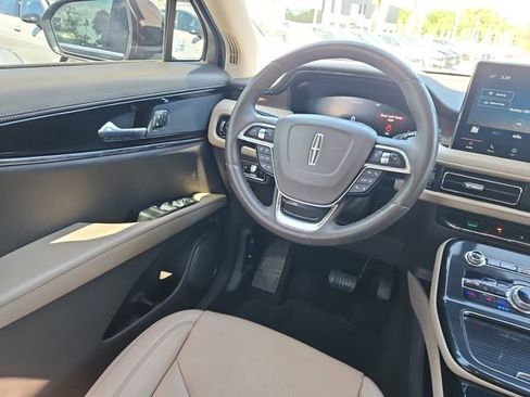 Used 2023 Lincoln Nautilus Reserve image 9