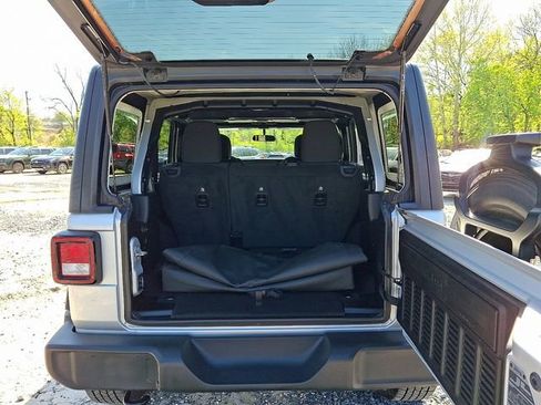 Used 2022 Jeep Wrangler Unlimited Sport AWD/4WD image 40