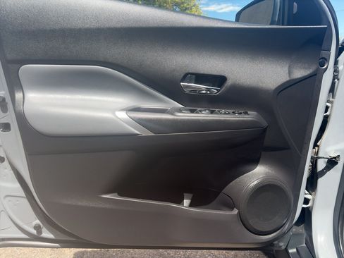 Used 2023 Nissan Kicks SR w/ SR Premium Package FWD image 14