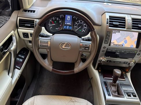 Used 2019 Lexus GX 460 Premium w/ Premium Package AWD/4WD image 31