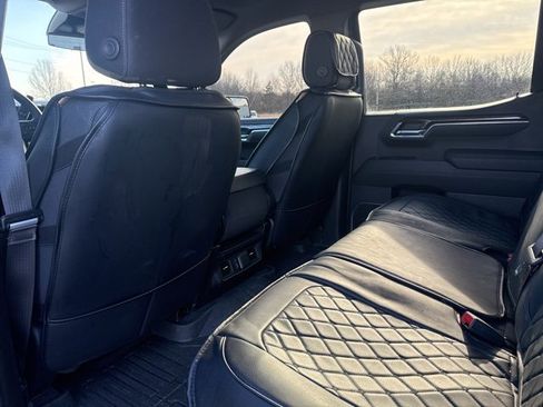 Used 2024 GMC Sierra 1500 Elevation w/ LPO, Elevation Black Package image 11