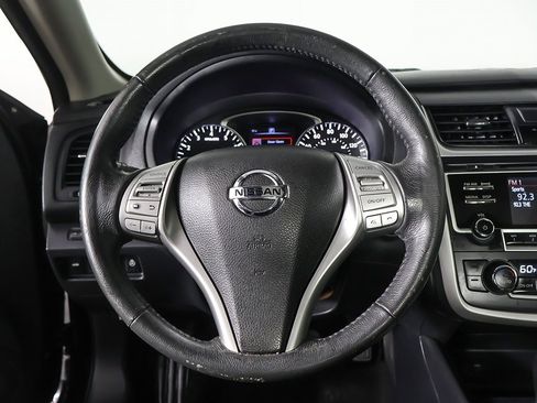 Used 2017 Nissan Altima 2.5 SL w/ Moonroof Package image 36