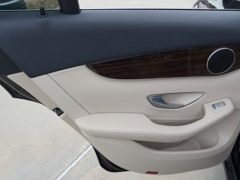 Used 2018 Mercedes-Benz GLC 300 image 34