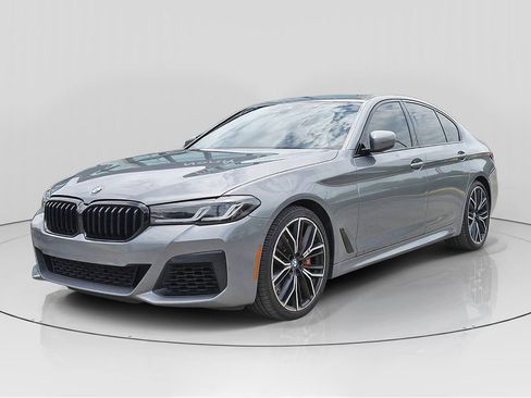 Used 2023 BMW 540i w/ M Sport Package RWD image 3