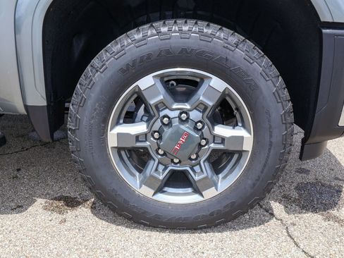 New 2026 GMC Sierra 2500 SLT w/ SLT Convenience Package AWD/4WD image 32