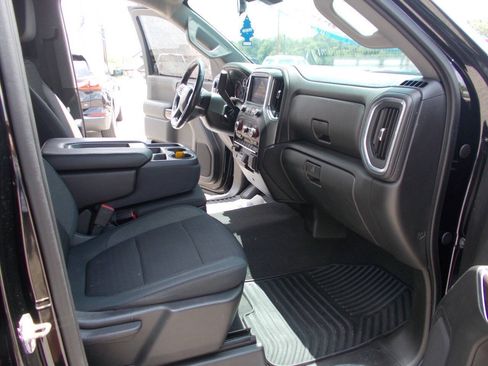 Used 2019 Chevrolet Silverado 1500 LT w/ Convenience Package AWD/4WD image 9