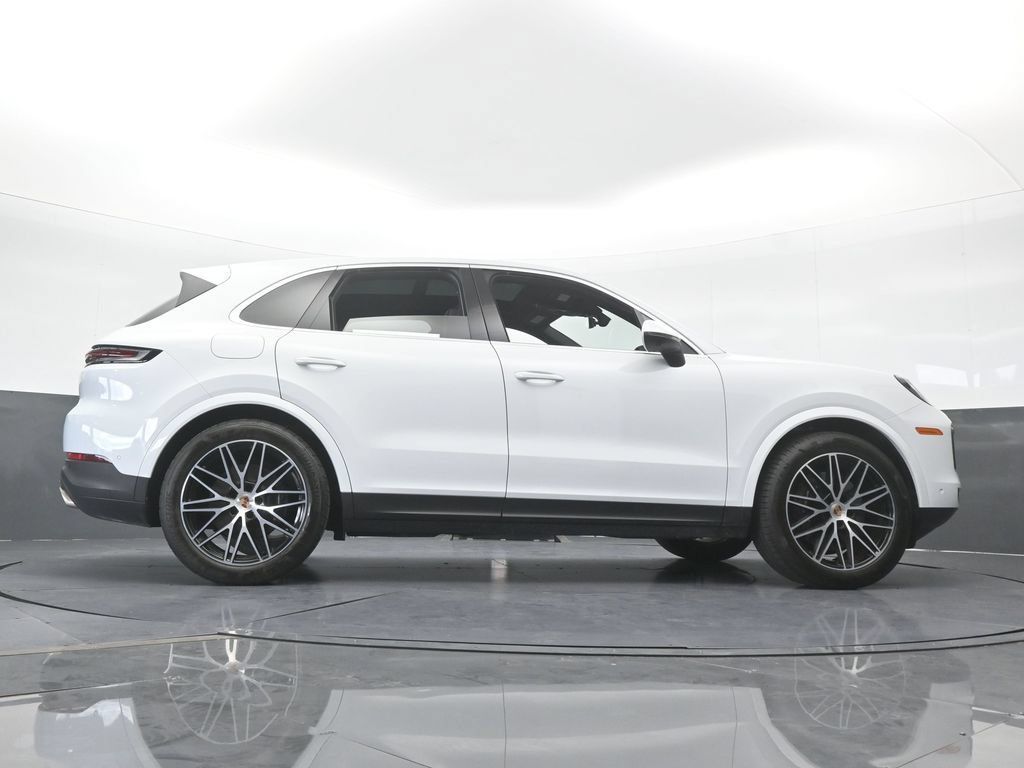 Used 2025 Porsche Cayenne AWD/4WD image 72