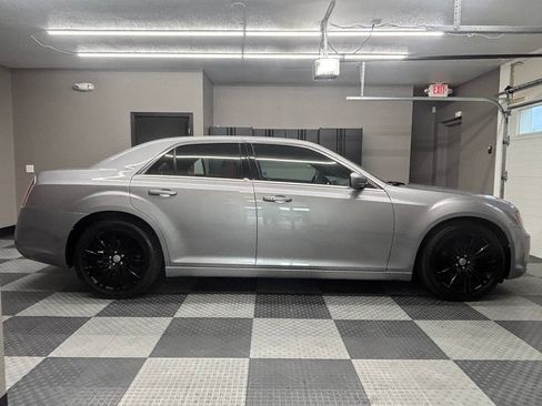 Used 2013 Chrysler 300 S RWD image 6