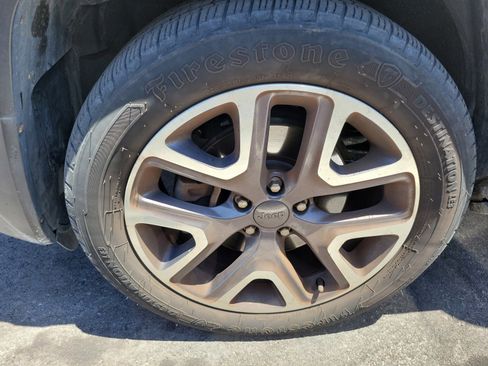 Used 2016 Jeep Renegade Latitude image 6