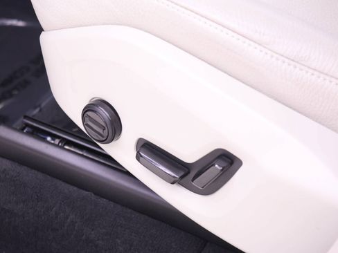 Certified 2023 Volvo XC90 T8 Plus AWD/4WD image 20
