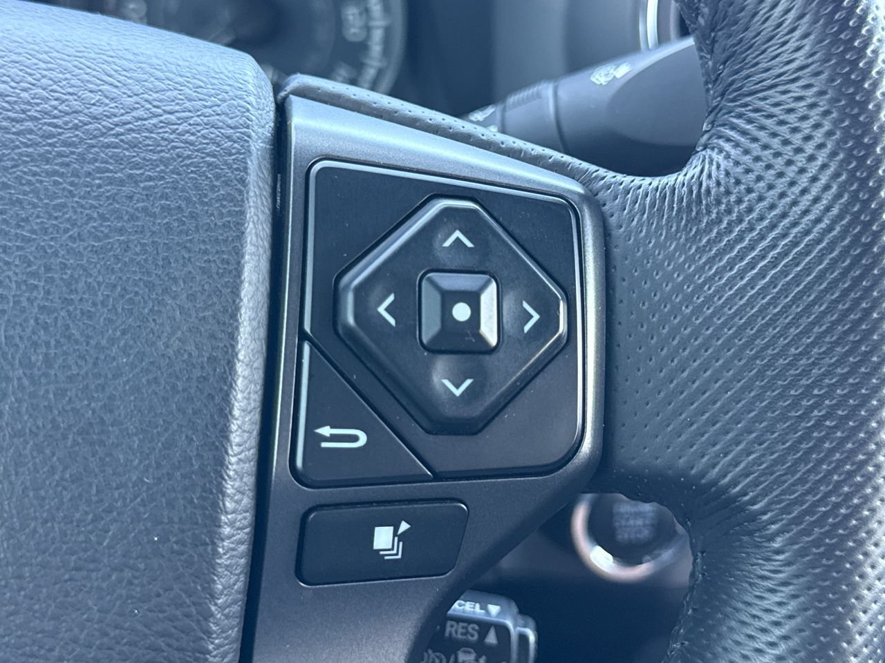 Used 2021 Toyota Tacoma TRD Pro AWD/4WD image 28
