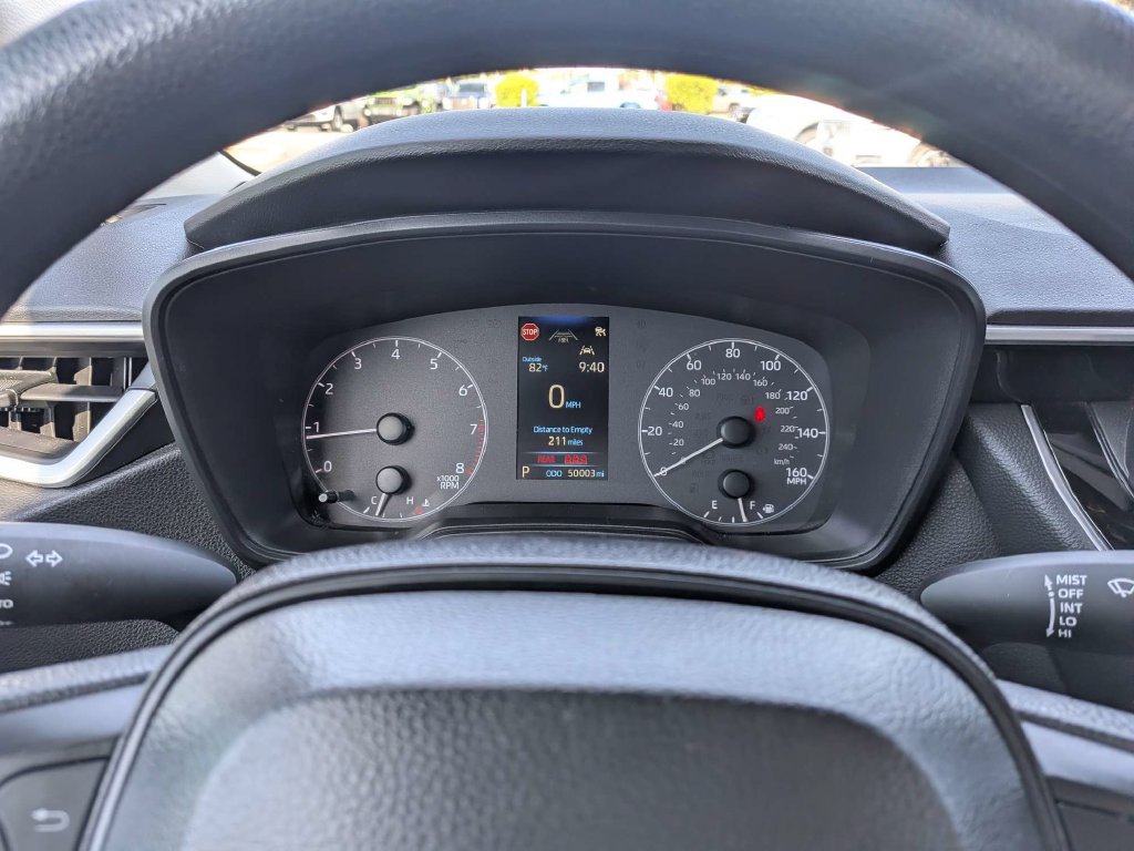 Used 2025 Toyota Corolla LE FWD image 24