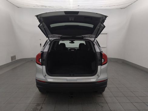 Used 2022 GMC Terrain SLE AWD/4WD image 29