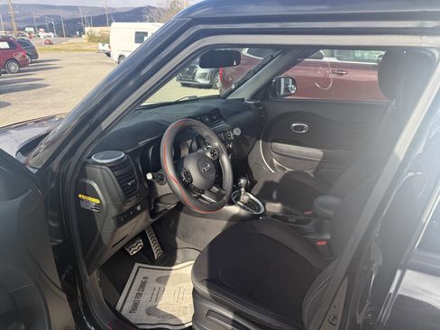Used 2015 Kia Soul image 11