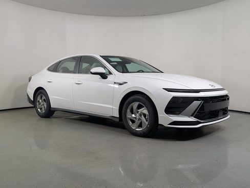 New 2026 Hyundai Sonata SE FWD image 1
