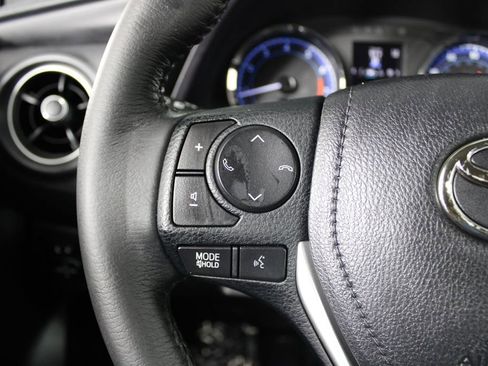 Used 2018 Toyota Corolla SE image 21