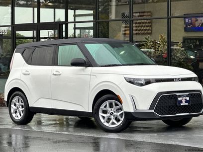 Certified 2025 Kia Soul S