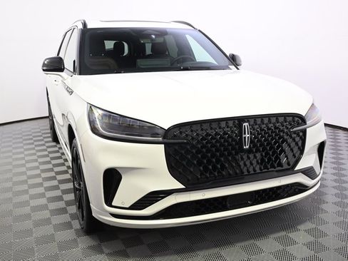 New 2026 Lincoln Aviator Reserve w/ Jet Appearance Package AWD/4WD image 9