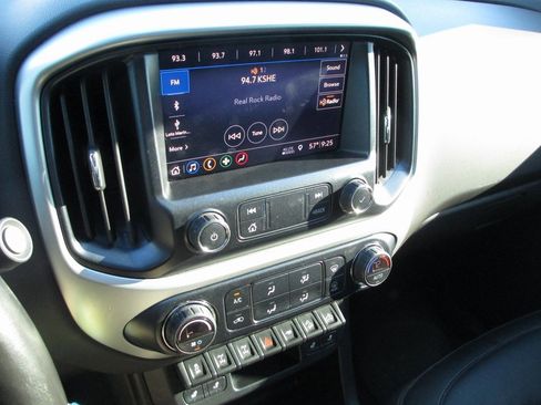 Used 2019 Chevrolet Colorado ZR2 image 25