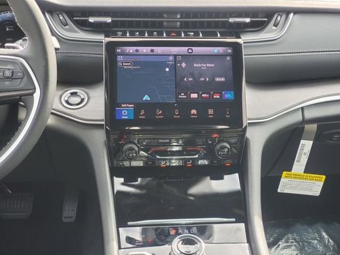 New 2025 Jeep Grand Cherokee Limited image 27