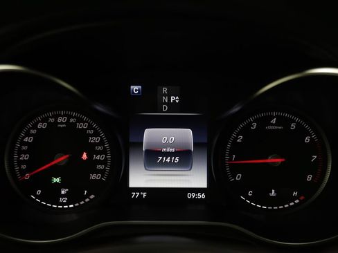 Used 2019 Mercedes-Benz GLC 300 4MATIC image 8