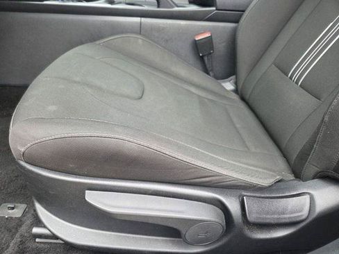 Used 2024 Hyundai Elantra SEL FWD image 5
