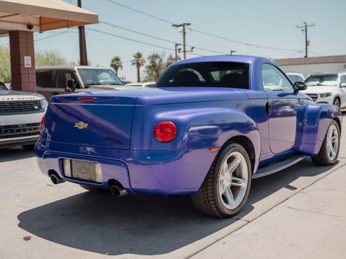 Used 2003 Chevrolet SSR w/ Preferred Equipment Group RWD image 4