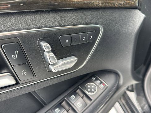 Used 2016 Mercedes-Benz E 400 E 400 image 29