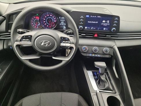 Used 2023 Hyundai Elantra SE FWD image 22