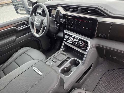 New 2026 GMC Sierra 2500 Denali w/ Technology Package AWD/4WD image 11