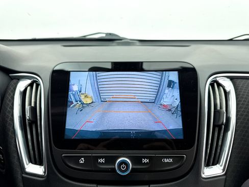 Used 2017 Chevrolet Malibu LT FWD image 5