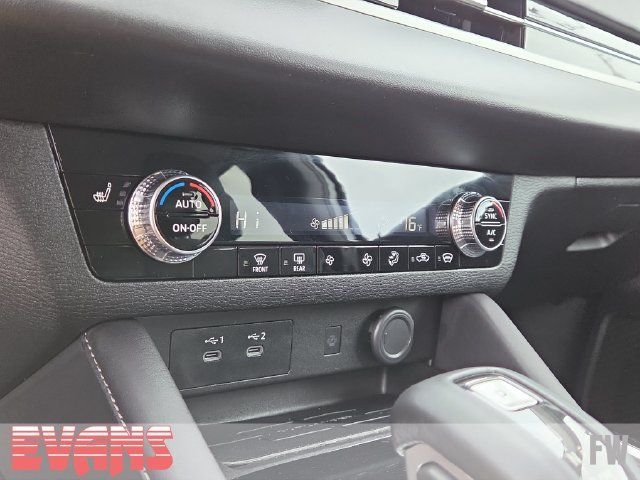 Used 2025 Mitsubishi Outlander AWD image 10