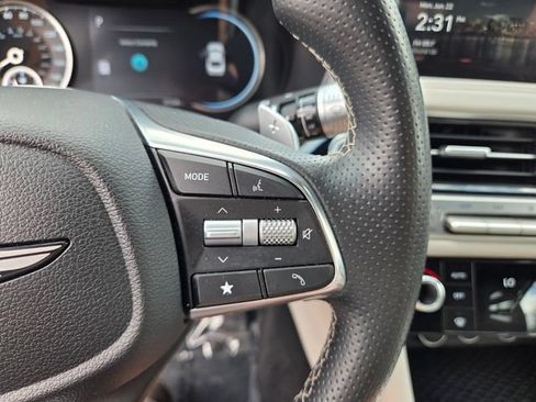 Used 2025 Genesis G70 2.5T RWD image 30