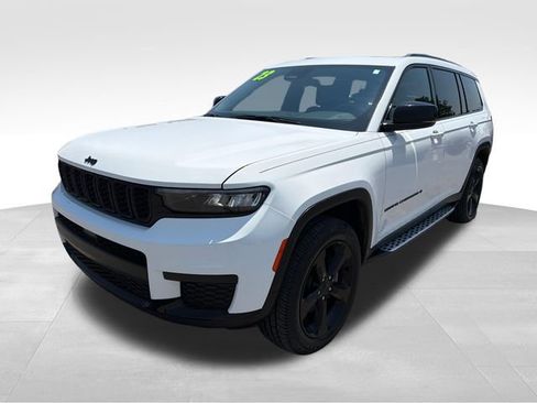 Used 2023 Jeep Grand Cherokee L Laredo AWD/4WD image 3