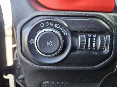 Used 2018 Jeep Wrangler Unlimited Rubicon w/ Steel Bumper Group image 15