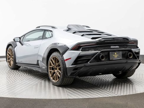 Used 2024 Lamborghini Huracan Sterrato image 4