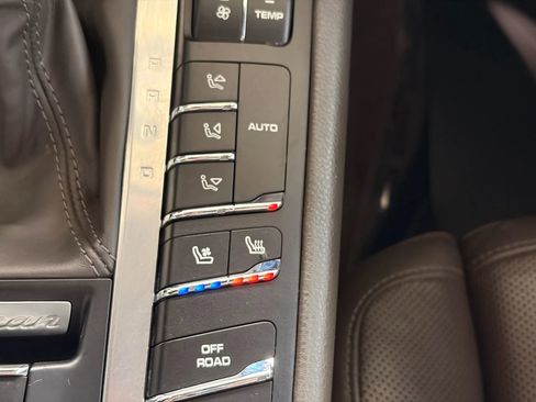 Used 2017 Porsche Macan Sport Edition image 31